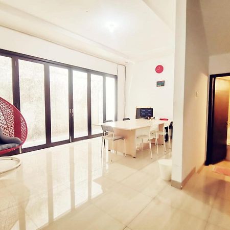 4-Bedroom Home In South Jakarta Nuansa Swadarma Residence By Le Ciel Hospitality Buitenkant foto