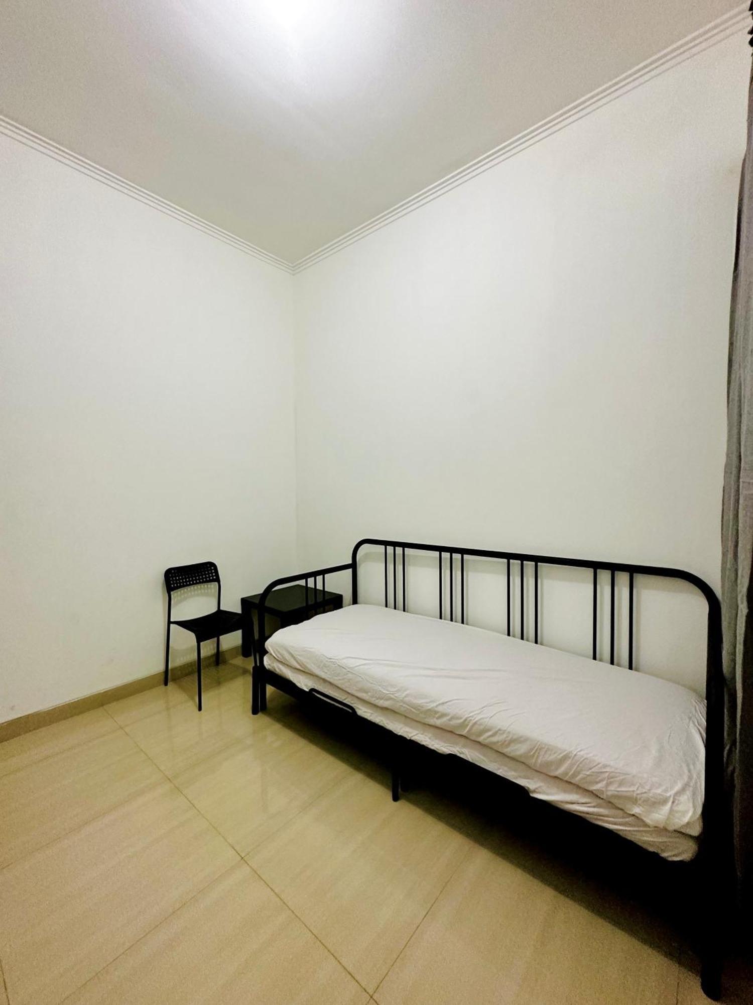 4-Bedroom Home In South Jakarta Nuansa Swadarma Residence By Le Ciel Hospitality Buitenkant foto