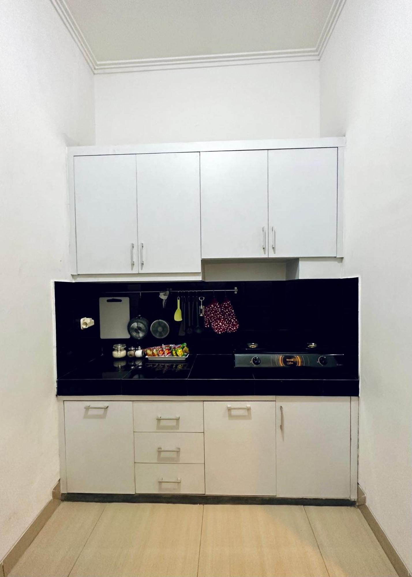 4-Bedroom Home In South Jakarta Nuansa Swadarma Residence By Le Ciel Hospitality Buitenkant foto
