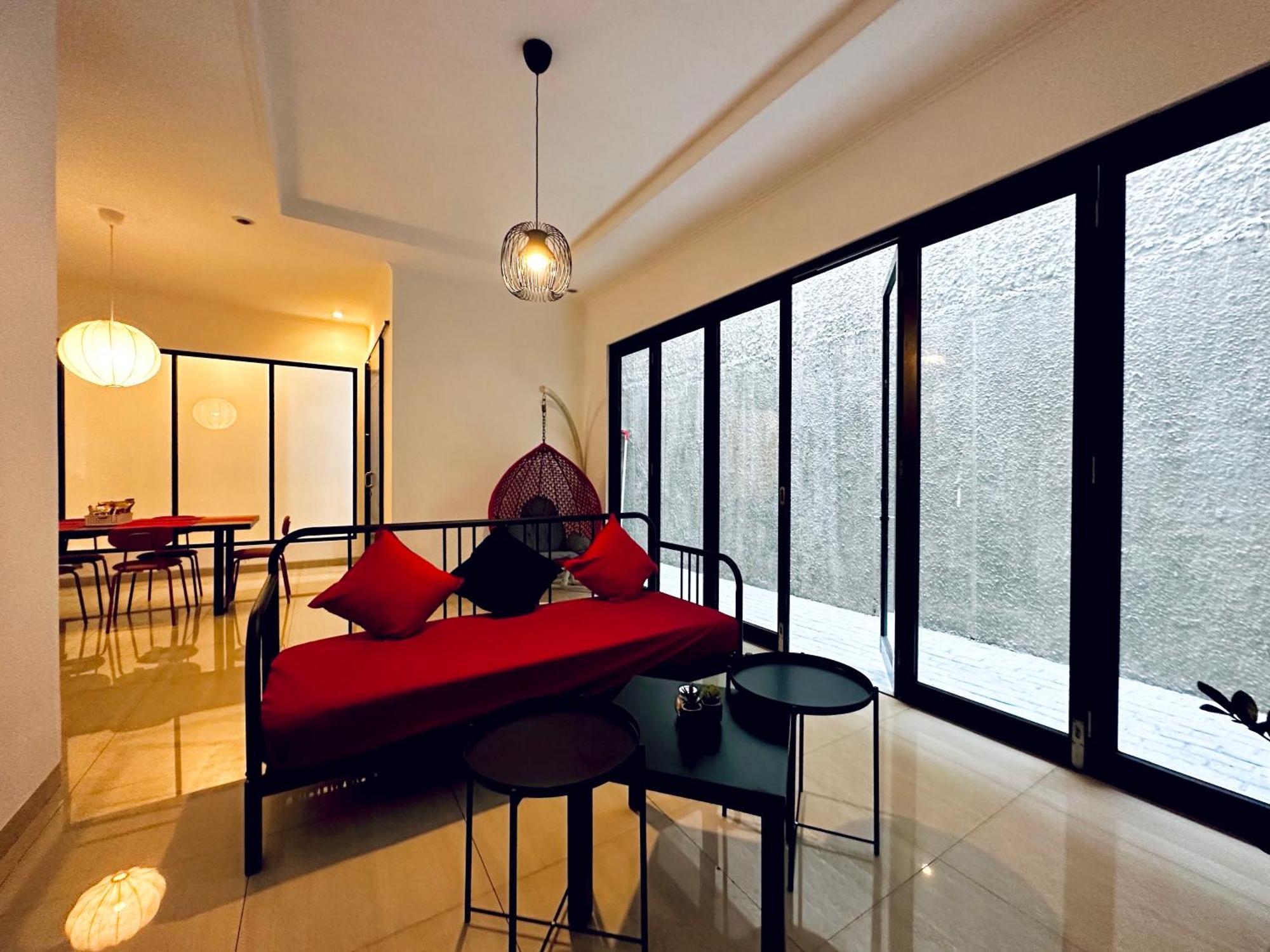 4-Bedroom Home In South Jakarta Nuansa Swadarma Residence By Le Ciel Hospitality Buitenkant foto