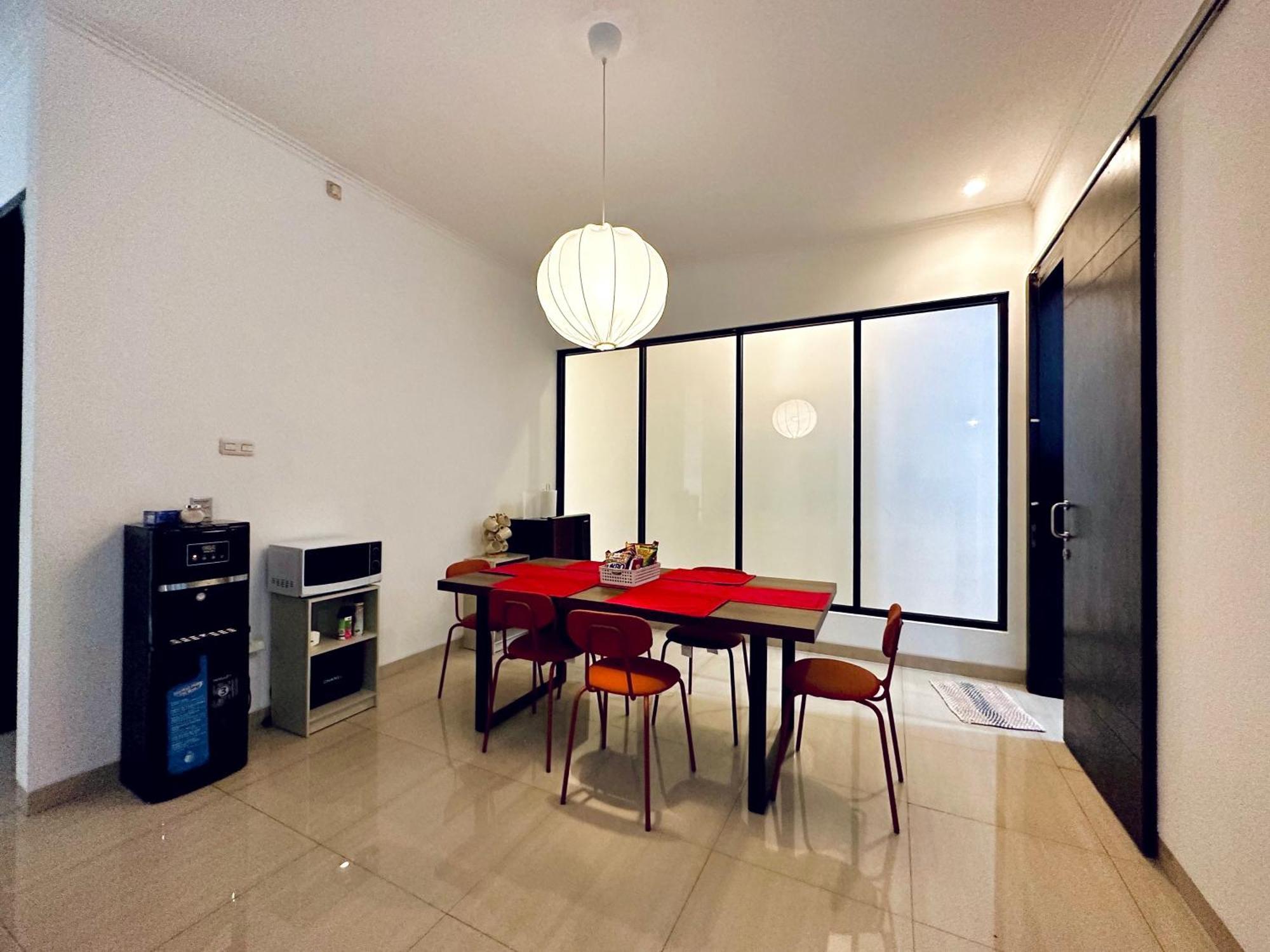 4-Bedroom Home In South Jakarta Nuansa Swadarma Residence By Le Ciel Hospitality Buitenkant foto
